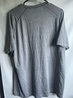 Men's Heather Gray Performance Short-Sleeve Shirt by lululemon